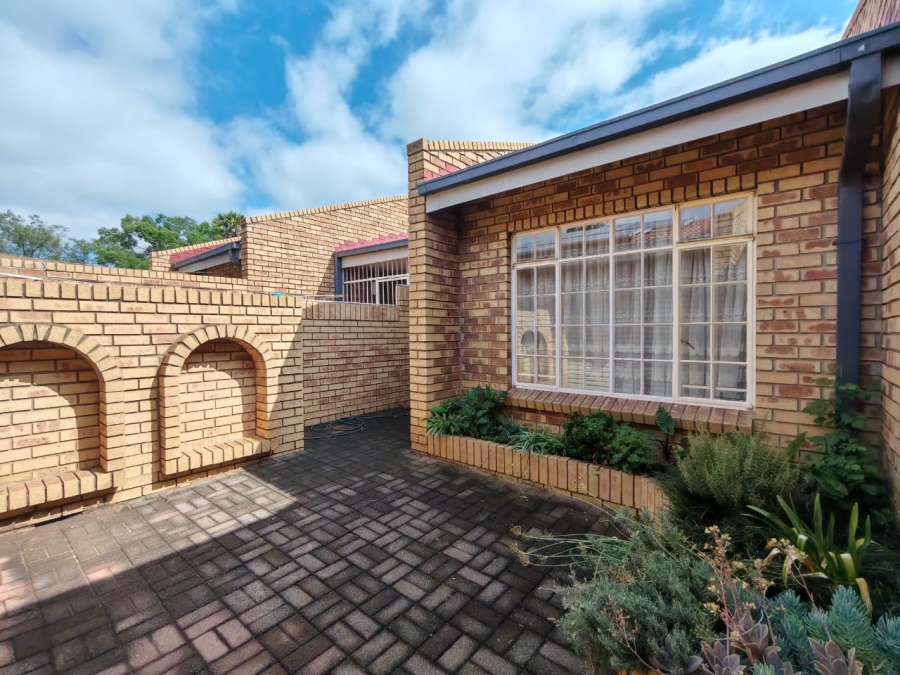 3 Bedroom Property for Sale in Three Rivers Gauteng