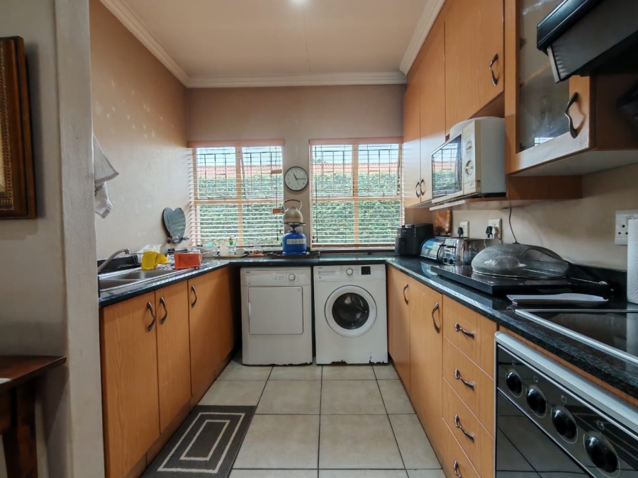 3 Bedroom Property for Sale in Three Rivers Proper Gauteng