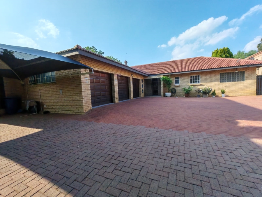 3 Bedroom Property for Sale in Three Rivers Proper Gauteng