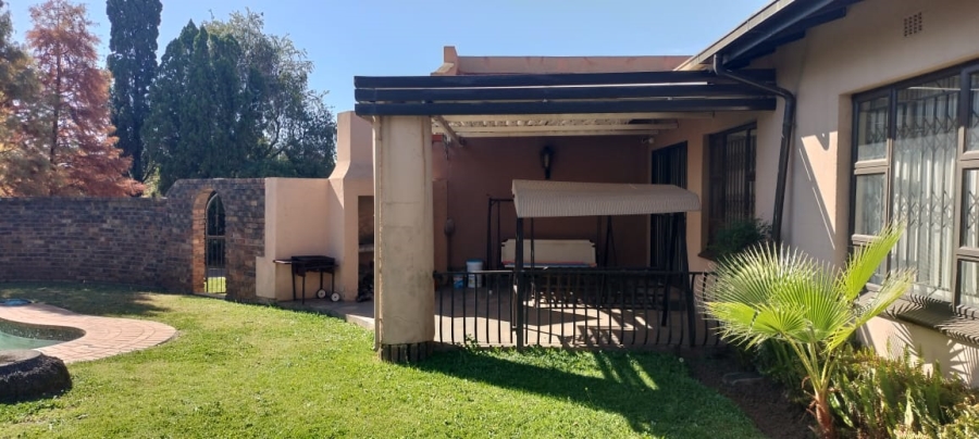 4 Bedroom Property for Sale in Glen Marais Gauteng