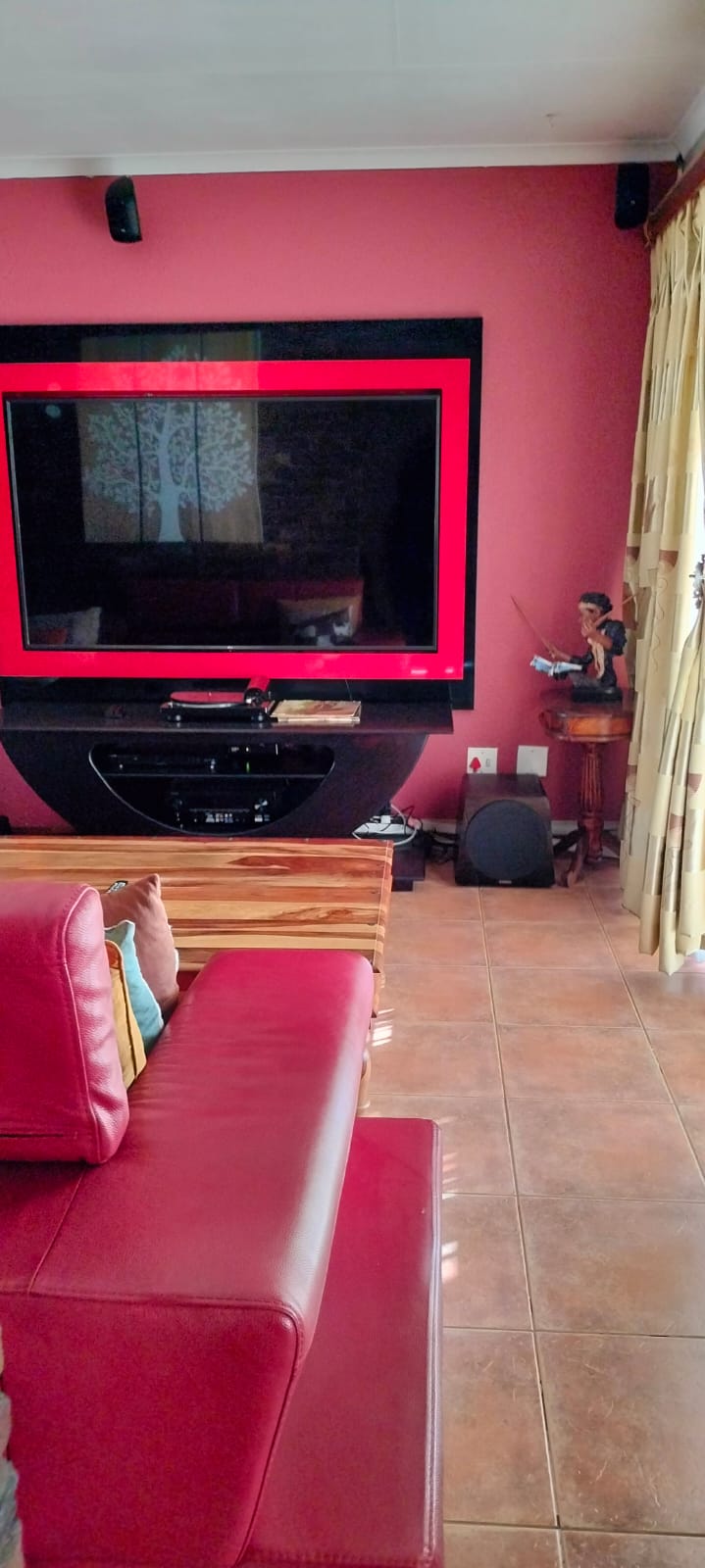 4 Bedroom Property for Sale in Glen Marais Gauteng