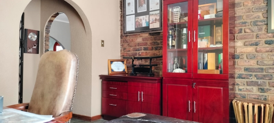 4 Bedroom Property for Sale in Glen Marais Gauteng