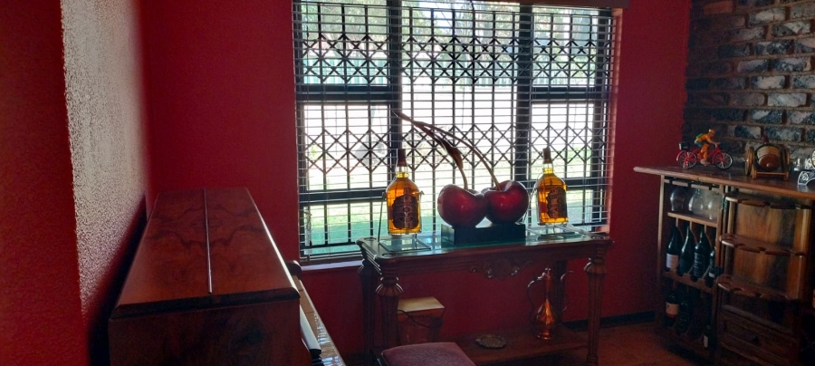 4 Bedroom Property for Sale in Glen Marais Gauteng