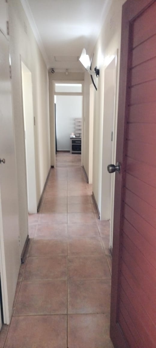 4 Bedroom Property for Sale in Glen Marais Gauteng