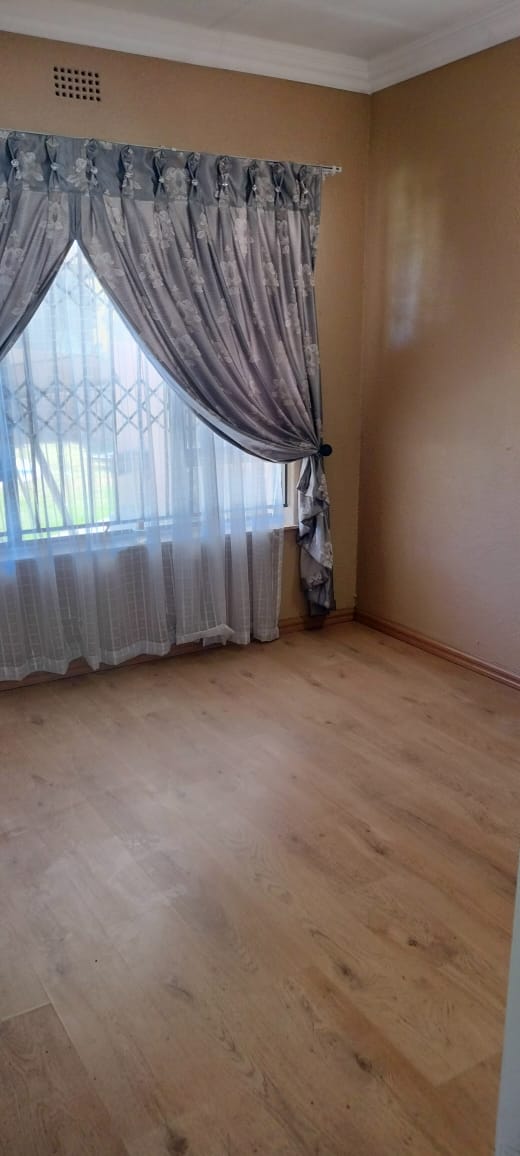 4 Bedroom Property for Sale in Glen Marais Gauteng