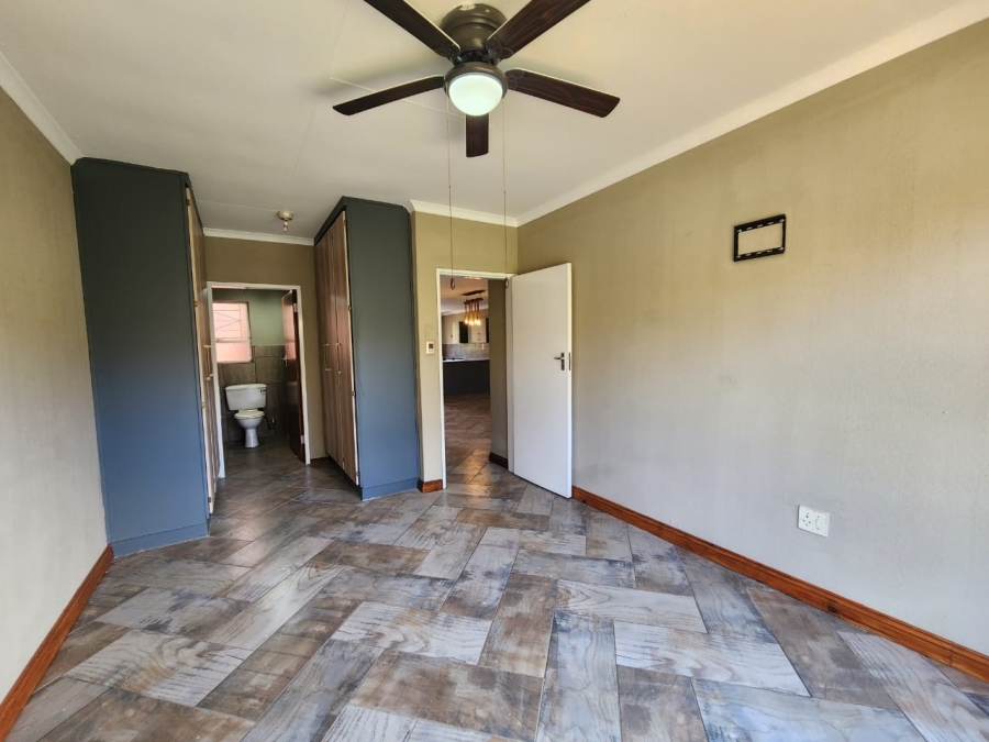 2 Bedroom Property for Sale in Three Rivers Gauteng