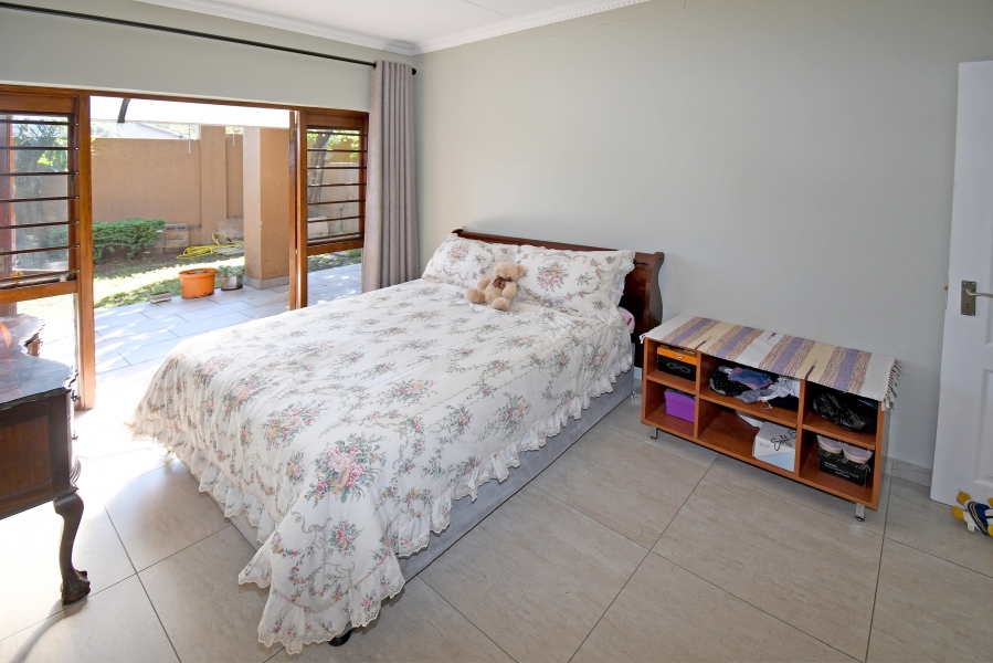 2 Bedroom Property for Sale in Sunninghill Gauteng
