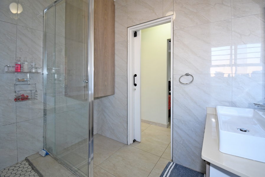 2 Bedroom Property for Sale in Sunninghill Gauteng