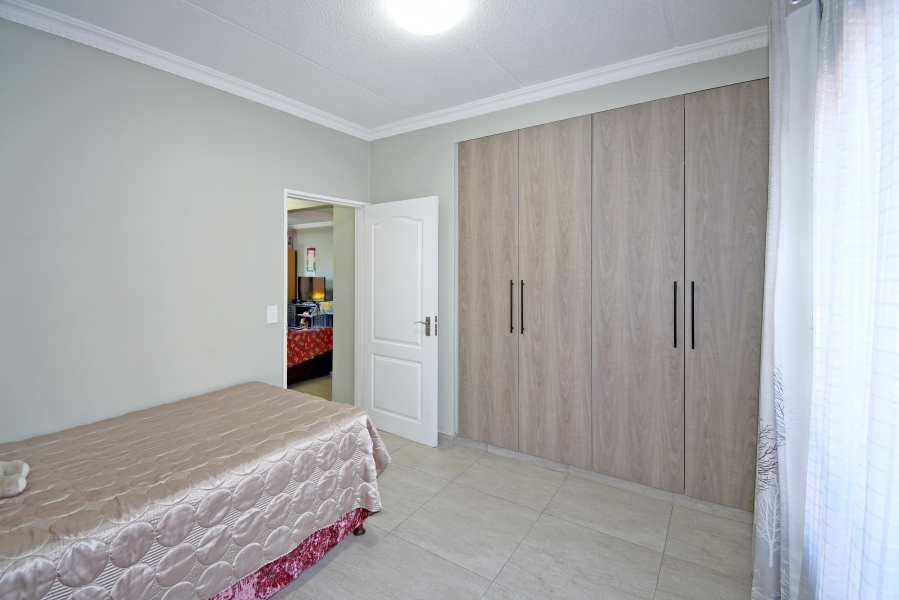 2 Bedroom Property for Sale in Sunninghill Gauteng