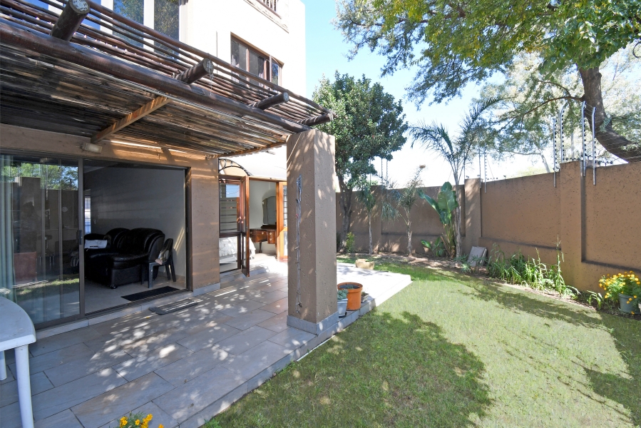 2 Bedroom Property for Sale in Sunninghill Gauteng