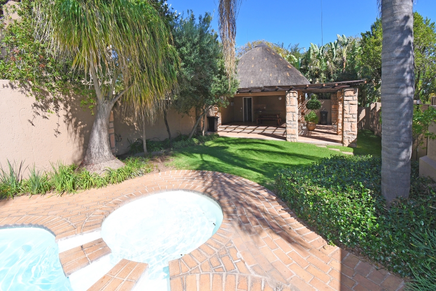 2 Bedroom Property for Sale in Sunninghill Gauteng