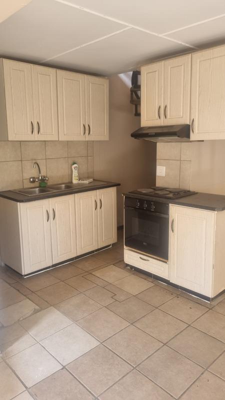 6 Bedroom Property for Sale in Buccleuch Gauteng