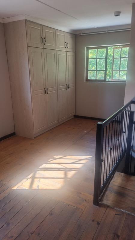 6 Bedroom Property for Sale in Buccleuch Gauteng