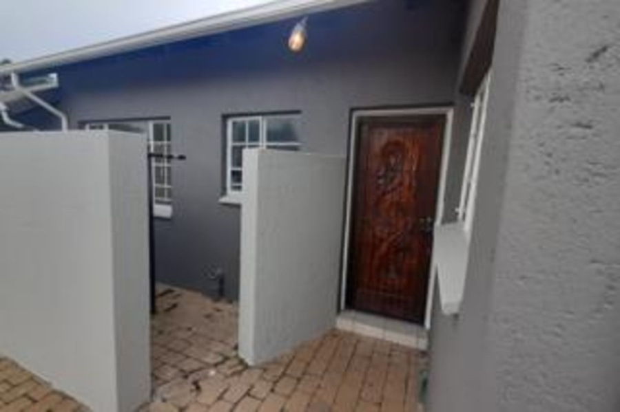 2 Bedroom Property for Sale in Klopperpark Gauteng
