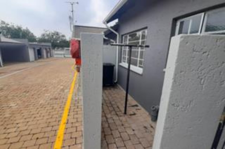 2 Bedroom Property for Sale in Klopperpark Gauteng