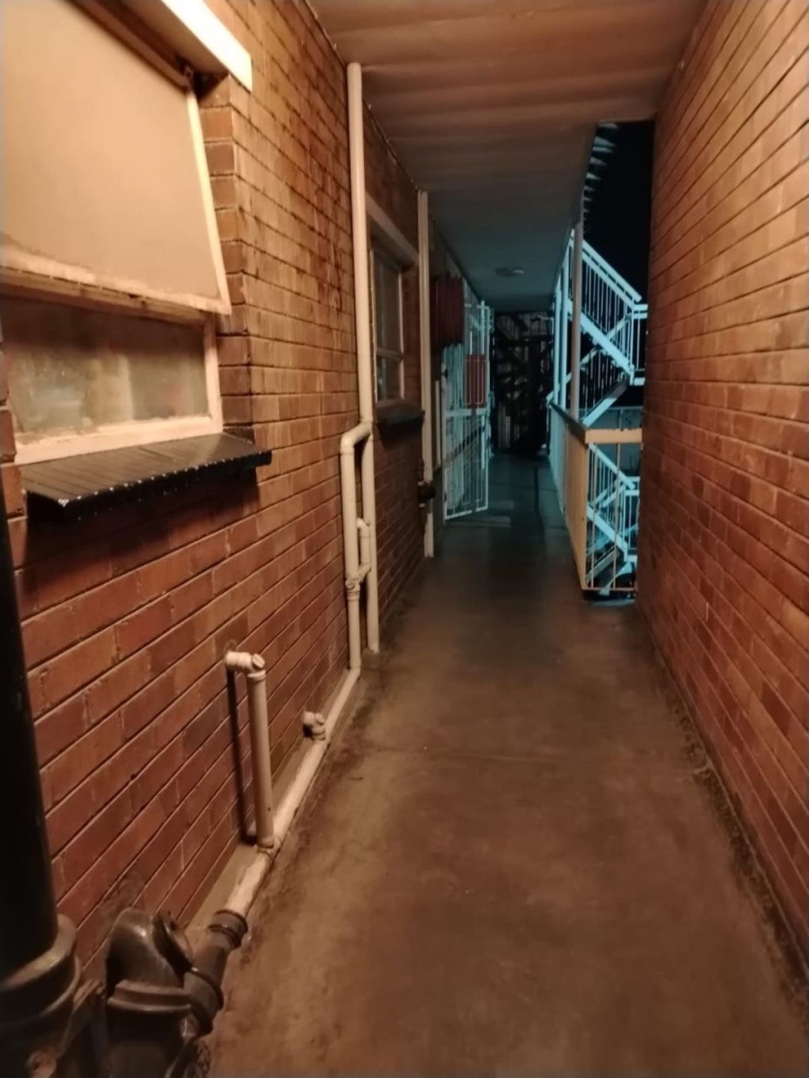 1 Bedroom Property for Sale in Germiston South Gauteng