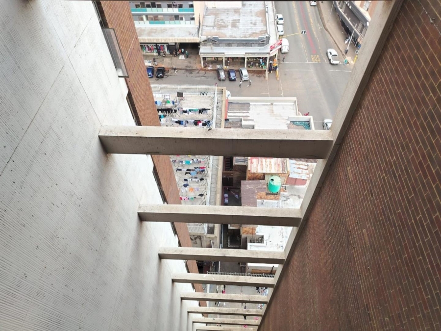 1 Bedroom Property for Sale in Johannesburg Central Gauteng