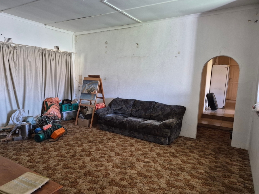 6 Bedroom Property for Sale in Homestead Apple Orchards Gauteng