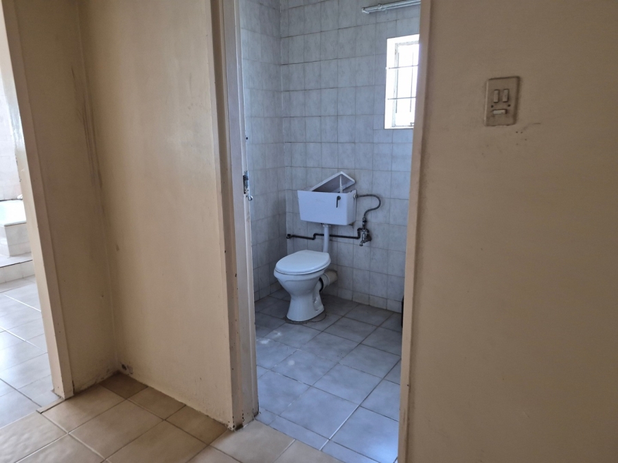 6 Bedroom Property for Sale in Homestead Apple Orchards Gauteng