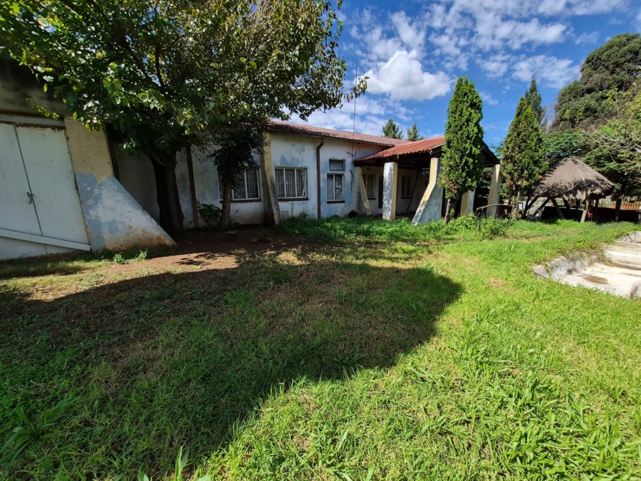 6 Bedroom Property for Sale in Homestead Apple Orchards Gauteng