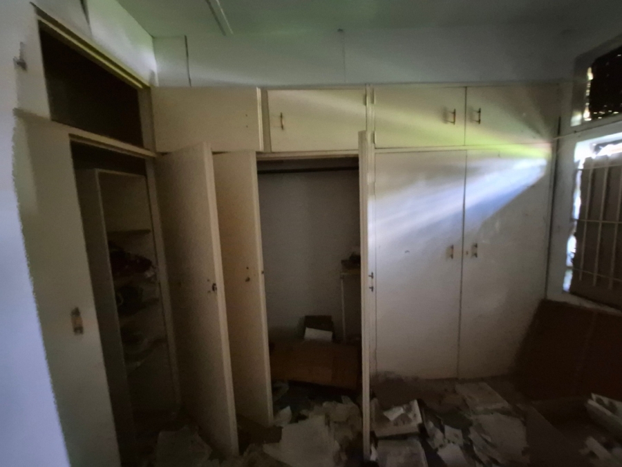 6 Bedroom Property for Sale in Homestead Apple Orchards Gauteng