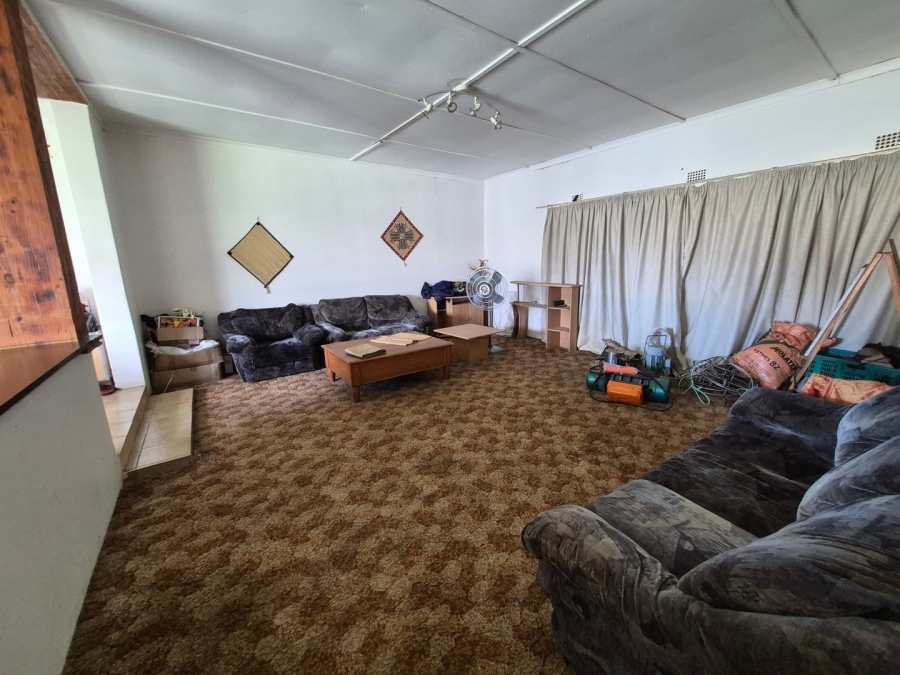 6 Bedroom Property for Sale in Homestead Apple Orchards Gauteng