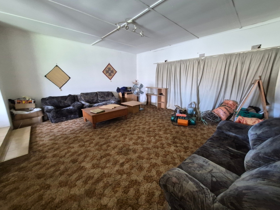 6 Bedroom Property for Sale in Homestead Apple Orchards Gauteng