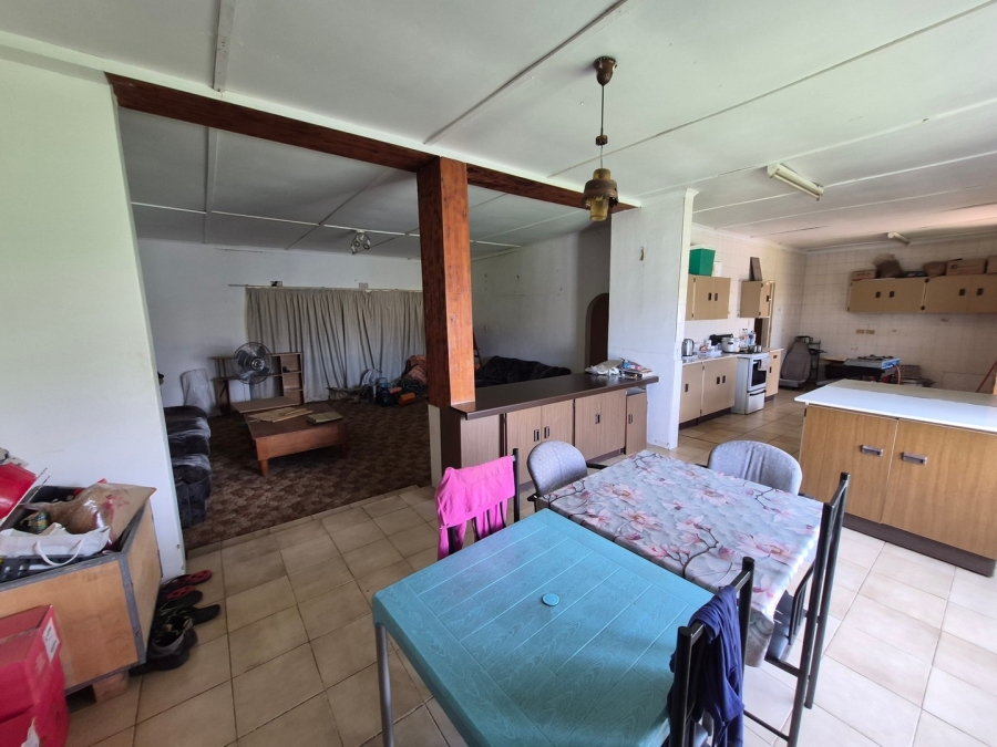 6 Bedroom Property for Sale in Homestead Apple Orchards Gauteng