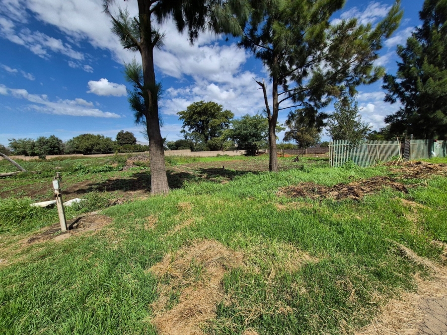 6 Bedroom Property for Sale in Homestead Apple Orchards Gauteng