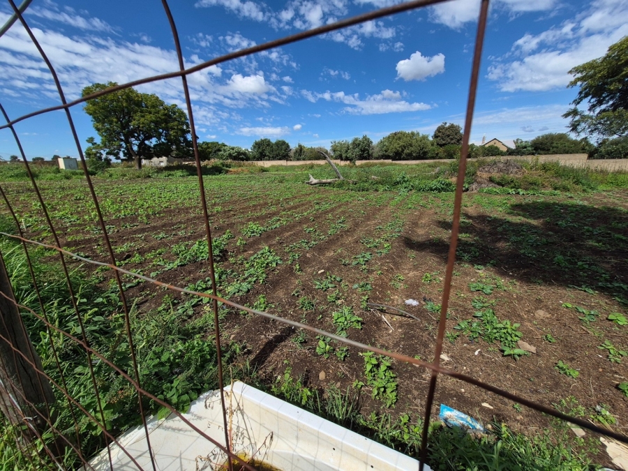 6 Bedroom Property for Sale in Homestead Apple Orchards Gauteng