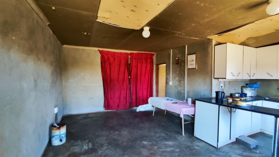 6 Bedroom Property for Sale in Homestead Apple Orchards Gauteng
