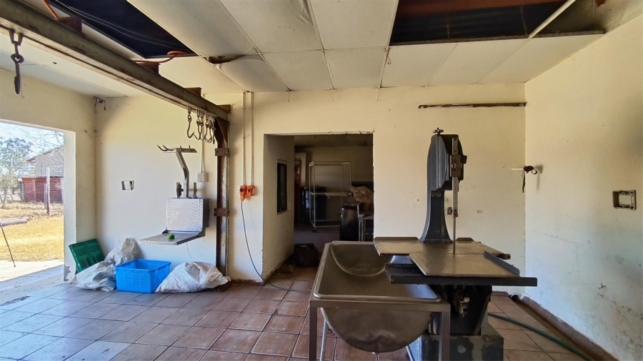 6 Bedroom Property for Sale in Homestead Apple Orchards Gauteng