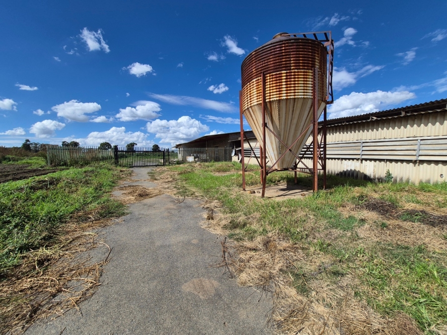 6 Bedroom Property for Sale in Homestead Apple Orchards Gauteng
