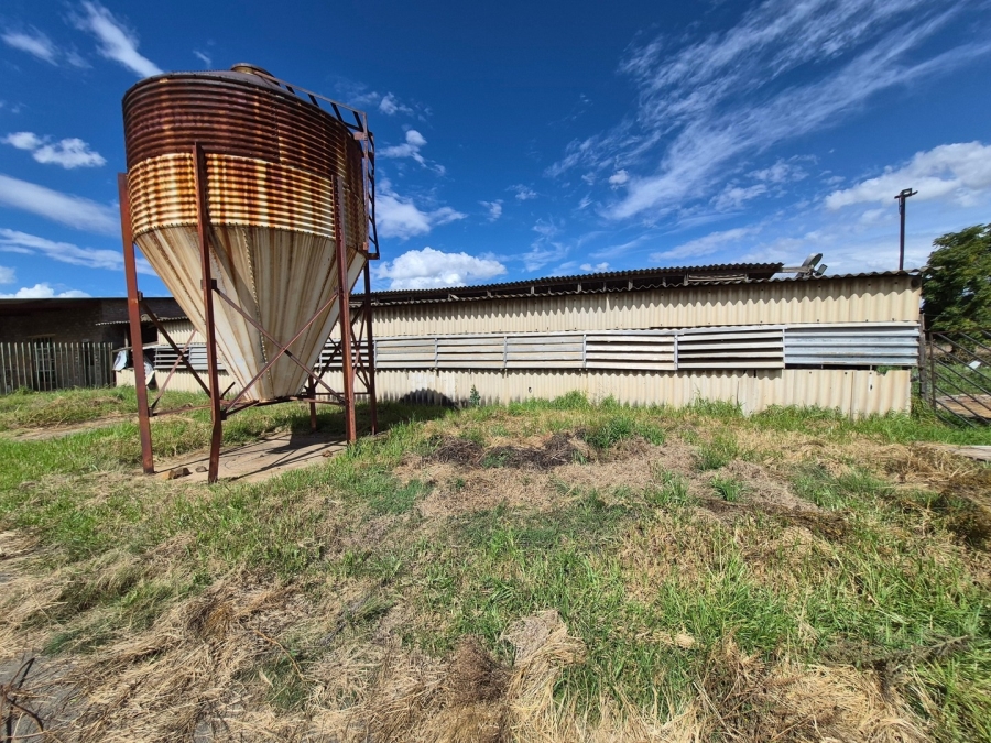 6 Bedroom Property for Sale in Homestead Apple Orchards Gauteng