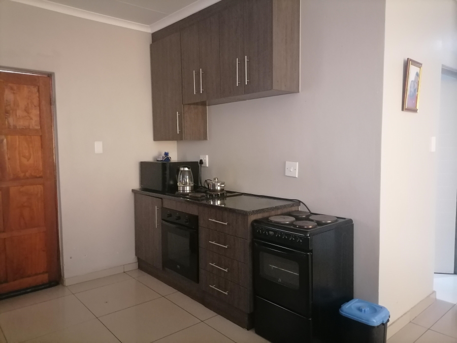 3 Bedroom Property for Sale in Clayville Gauteng