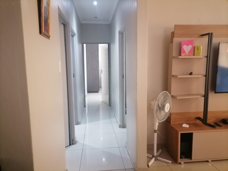 3 Bedroom Property for Sale in Clayville Gauteng
