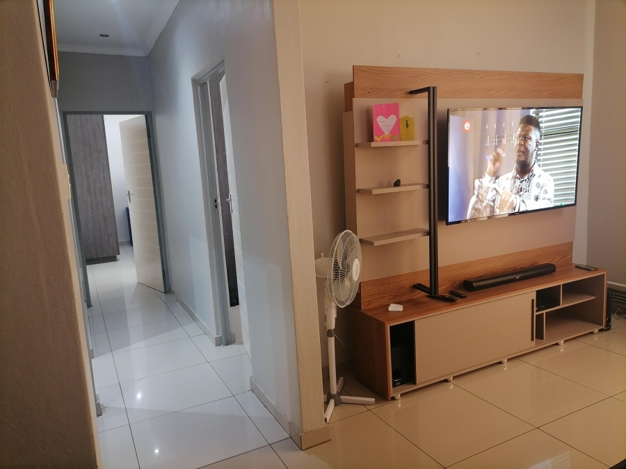 3 Bedroom Property for Sale in Clayville Gauteng