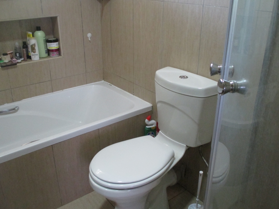 2 Bedroom Property for Sale in Moregloed Gauteng