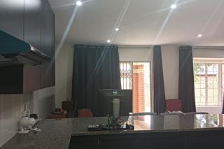 2 Bedroom Property for Sale in Stone Ridge Gauteng