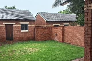 2 Bedroom Property for Sale in Stone Ridge Gauteng