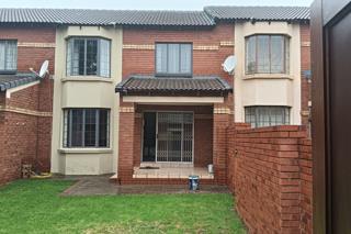 2 Bedroom Property for Sale in Stone Ridge Gauteng