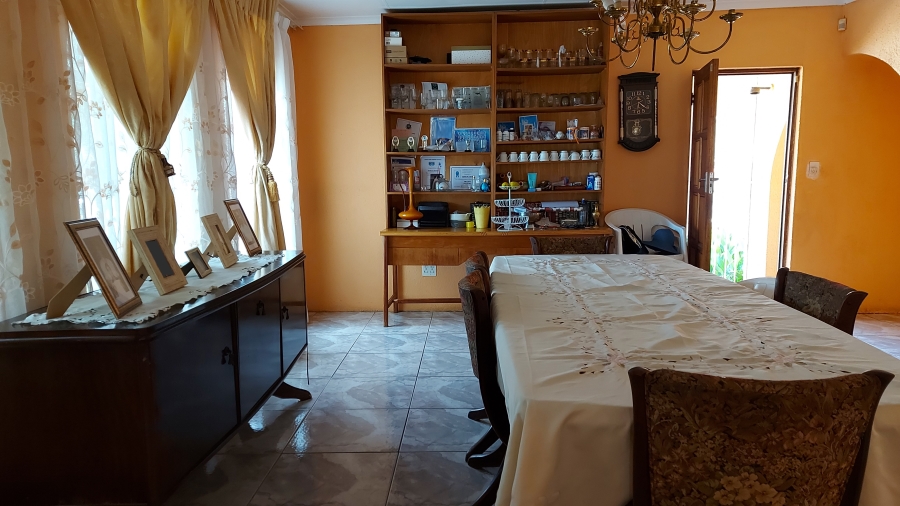 4 Bedroom Property for Sale in Dawn Park Gauteng