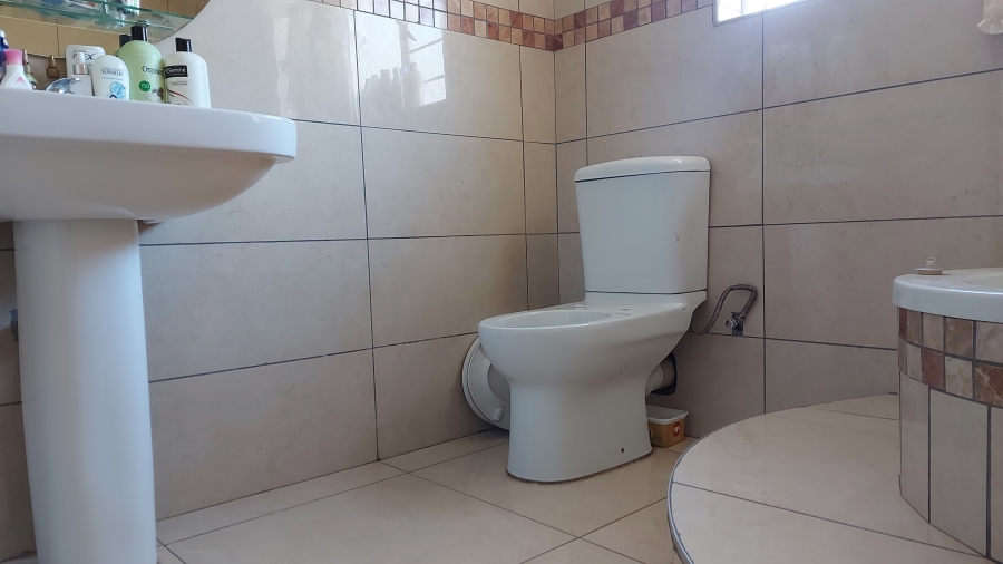4 Bedroom Property for Sale in Dawn Park Gauteng