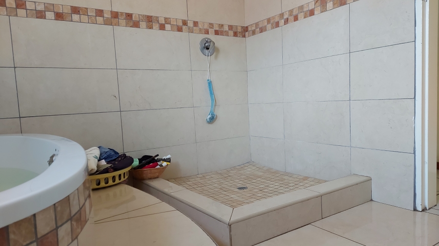 4 Bedroom Property for Sale in Dawn Park Gauteng