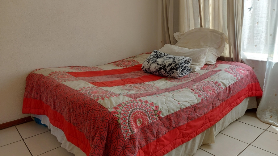4 Bedroom Property for Sale in Dawn Park Gauteng