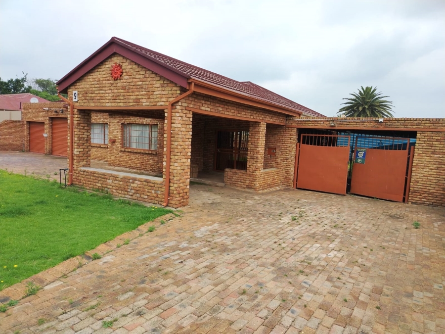 3 Bedroom Property for Sale in Selection Park Gauteng