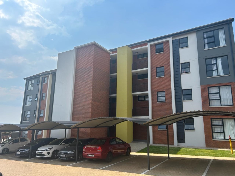 2 Bedroom Property for Sale in Rooihuiskraal North Gauteng