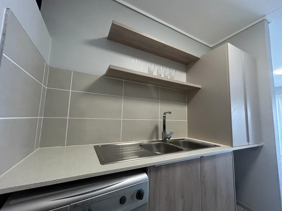 2 Bedroom Property for Sale in Rooihuiskraal North Gauteng