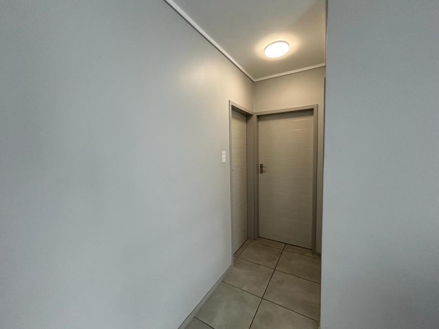 2 Bedroom Property for Sale in Rooihuiskraal North Gauteng