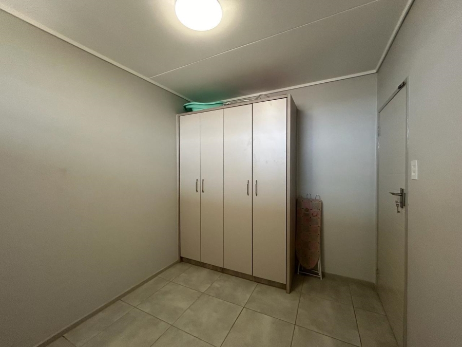 2 Bedroom Property for Sale in Rooihuiskraal North Gauteng